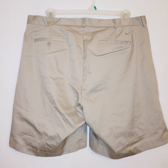 Nike Team pleated front khaki performance golf shorts - Picture 2 of 7